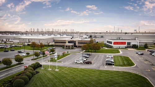 トヨタ 新たに米国インディアナ工場で3列シートsuvを2車種生産 トヨタとレクサスで投入 自動車メーカー 紙面記事