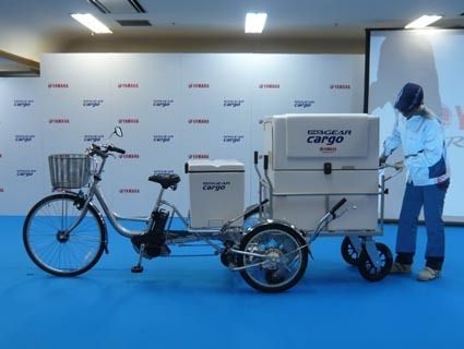 ヤマハ発が新製品、電動アシスト三輪車とリヤカー連結｜自動車メーカー