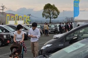 自販連熊本 ビッグ中古車フェアに来場者３千人 九州 紙面記事