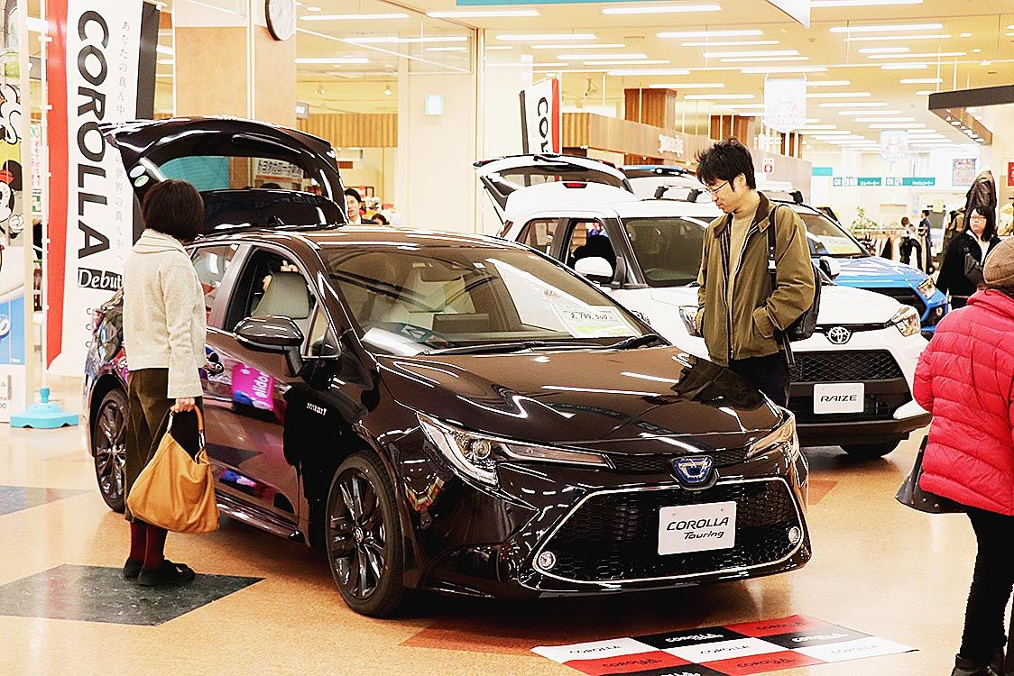 年度の国内新車販売 コロナ禍受け見通し立たず 生産停止大きく影響 外出自粛での来店減懸念 自動車流通 新車ディーラー 紙面記事