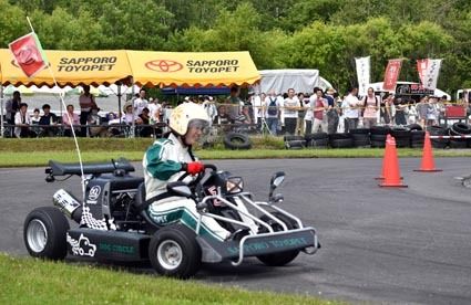 若手社員が疾走 札幌トヨペットがカートグランプリ 北海道 紙面記事