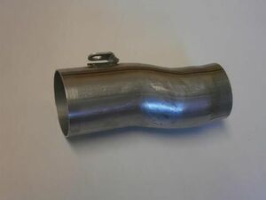 新堀製作所 プレス機でエキゾーストパイプを曲げ加工 自動車部品 素材 サプライヤー 紙面記事