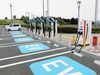 〈現状リポート〉首都圏の急速充電器、高速道で設置拡大の動き テスラは施設に専用スペース 普及のカギは好条件駐車場の確保