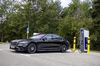 プラグインハイブリッド車のEV走行距離が伸長、高価格車では100km超も 規制対応や商品価値を向上