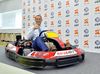 室伏スポーツ庁長官がJAF「ゴーカートライセンス」第1号に 「モータースポーツの広がりに期待」