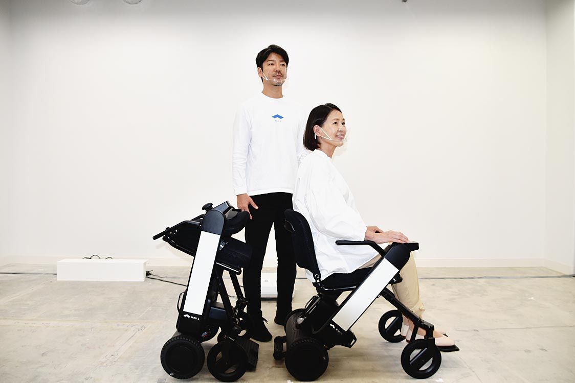 電動車椅子 WHILL F （6/25まで掲載）（日本全国配送可（一部除く）