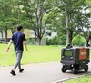 本田技術研究所と楽天、自動配送ロボットの実証実験を筑波大で開始 交換式バッテリー採用