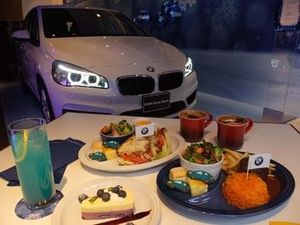 ｂｍｗジャパン 六本木にクリスマス カフェ 自動車メーカー 紙面記事