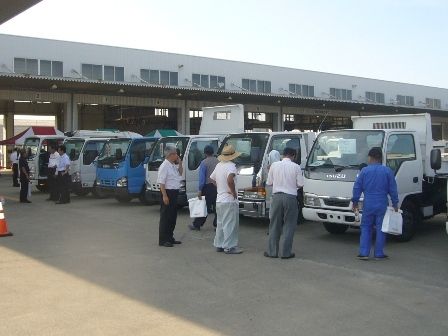 いすゞ自動車東北 仙台空港センターで初の中古車フェア開催 東北 紙面記事