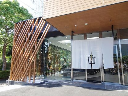 トヨタ、クラウン専門店「THE CROWN」がオープン まずは横浜と福岡 ...
