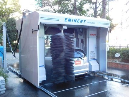 バンザイ 業界初の洗車機 ６本目のブラシ搭載 省スペースで上級並みの性能 紙面記事