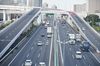 国交省「道路におけるカーボンニュートラル推進戦略」の中間とりまとめ 道路分野の排出量と削減目標値には大きなギャップ