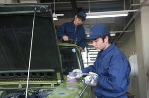 旭川工高が不動車レストア挑戦 授業にない作業に新鮮味 旭川トヨタ 指南役で協力 北海道 紙面記事