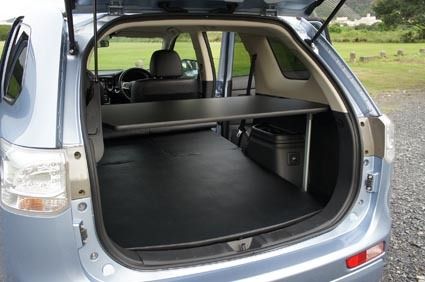 西尾張三菱 車中泊カー事業を拡充 アウトランダーｐｈｅｖ向け専用キット発売 中部圏 紙面記事