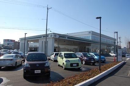 岡山トヨペットが本店開設 3店舗を統合し本社部門移転 中 四国 紙面記事 岡山トヨペットが本店開設 3店舗を統合し本社部門移転 中 四国 紙面記事