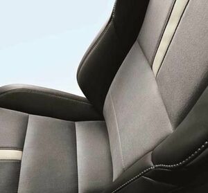 東レ 高級人工皮革ウルトラスエードがクラウンに採用 自動車部品 素材 サプライヤー 紙面記事