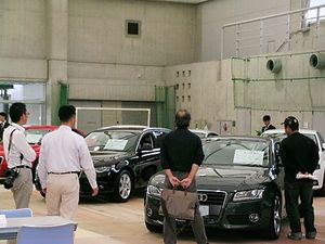 姫路輸入車協議会 輸入車中古車フェアを開催 ９５０人が来場賑う 近畿圏 紙面記事