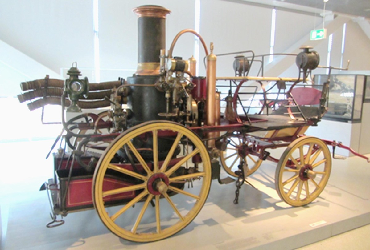 車笛 連載 博物館シリーズ 蒸気自動車 大村良三 霧灯 オピニオン 車笛 紙面記事