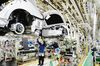 自動車メーカー各社、国内工場で期間従業員の募集再開