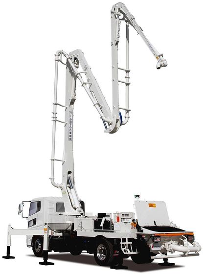 極東開発工業、新型コンクリートポンプ車を発売 26m級のM型4段
