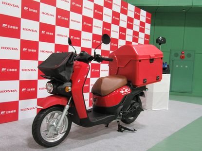 ホンダ 郵便配達用「ベンリィe:」を納入 国内電動バイク市場の開拓に向けて一歩前進｜自動車メーカー｜net＋