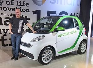 スマートｅｖ 日本では２９５万円 自動車メーカー 紙面記事